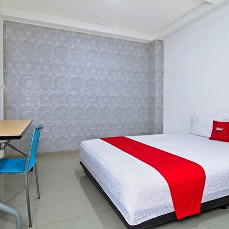Reddoorz @ Pulomas Hotel Jakarta Exterior foto