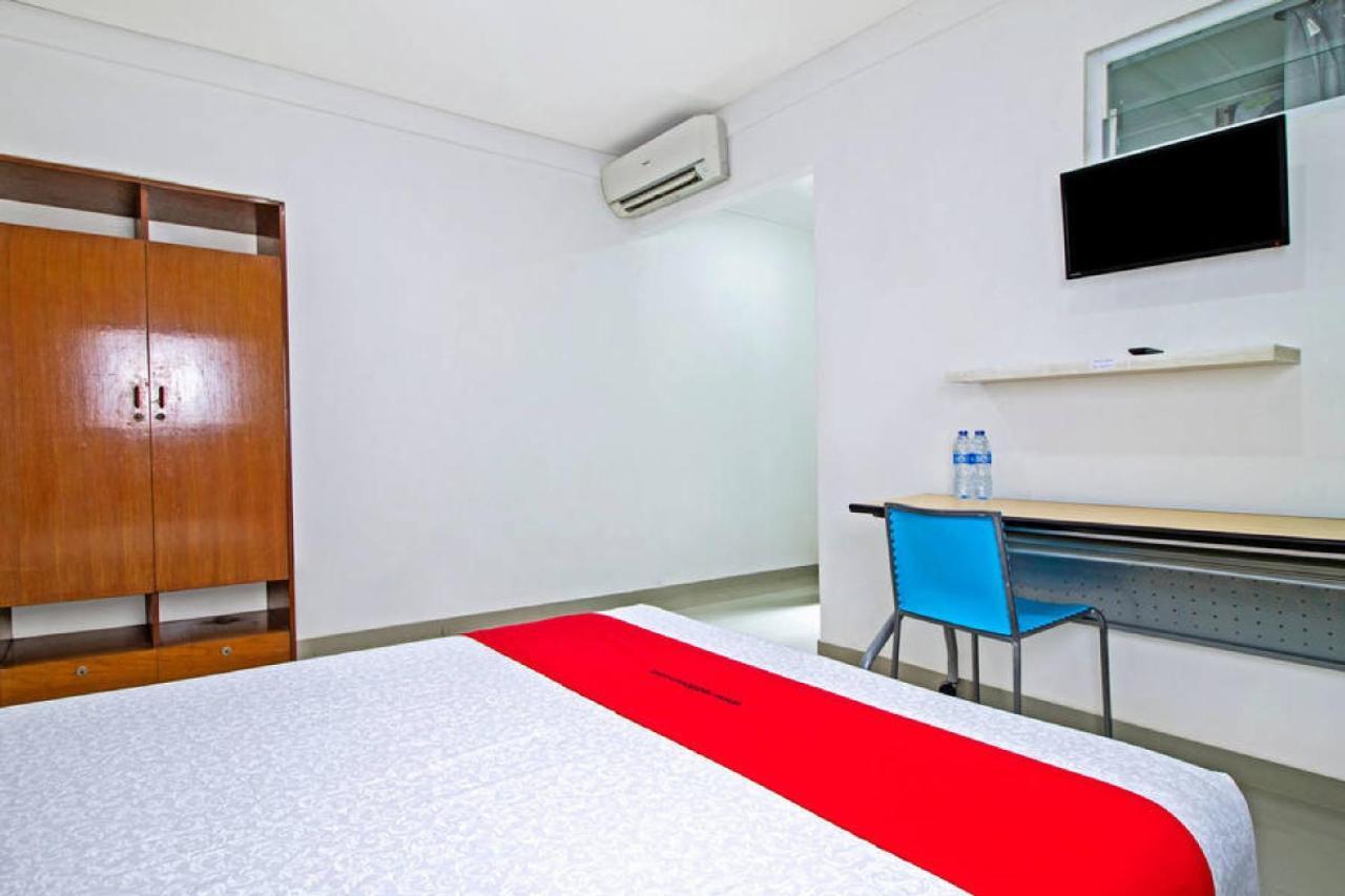 Reddoorz @ Pulomas Hotel Jakarta Exterior foto